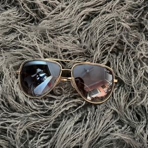 QUAY SUNGLASSES